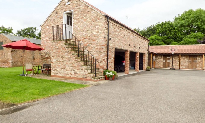 Crayke Cottage | Romantic Escape at The Stables, Crayke Lodge with Kitchen