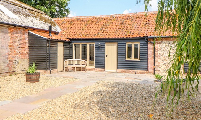 Stanfield Cottage | Family-Friendly Escape at The Stables in Willow Grange Barns