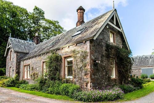 Castle Douglas House | Experience Tranquility at The Stables with Kitchen Amenities