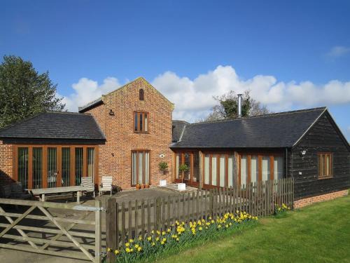 Great Yarmouth House | Family-Friendly Retreat at The Stables - Guest Rated 9.8