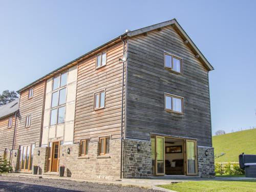 Tirabad House | Exceptional Stables: 5-Star Stay with Family-Friendly Amenities