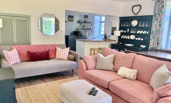 Wartle Apartment | Discover The Stables: Pet-Friendly Family Retreat Awaits