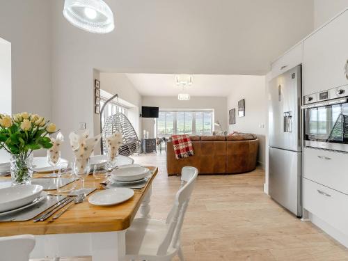 Eastgate House | Discover The Stables: Pet-Friendly Retreat with Hot Tub