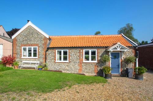 Aldborough House | Family-Friendly Retreat at The Stables – Book Your Escape