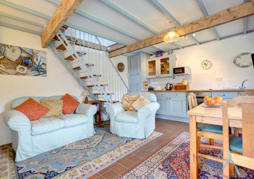 Whitland House | Discover The Stables: Pet & Child Friendly Retreat