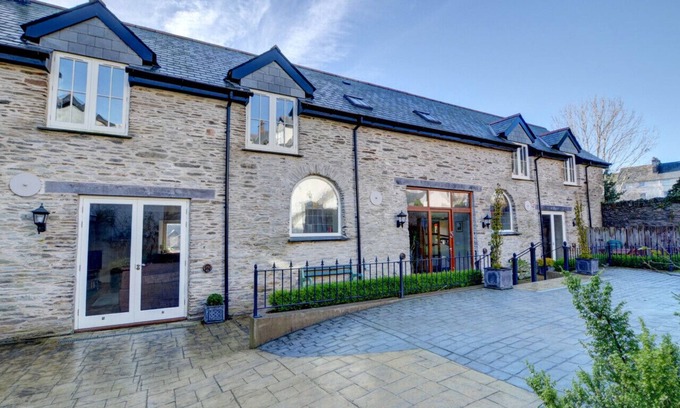 Lynton House | Pet-Friendly Stables, Lynton - 4 Bedrooms for Family Fun