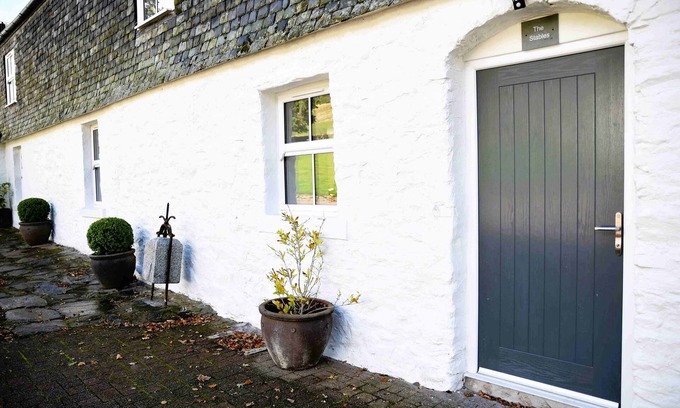 Pitlochry Cottage | Relax at The Stables - Perfect for Families and Pets