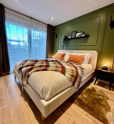 Barbican Apartment | Inviting The Stag City Centre: 4-Star Stay with Breakfast