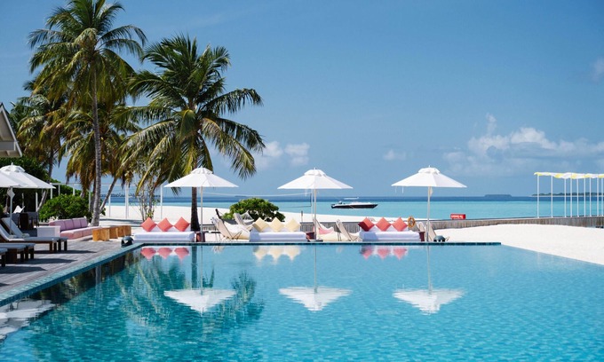 Huruvalhi Resort | Elegant Retreat at The Standard, Huruvalhi Maldives