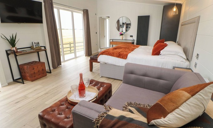 Richmond Cottage | Pet-Friendly Retreat at The Stang Hideaway with Garden
