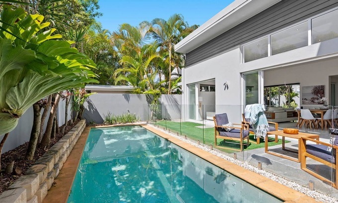 Kingscliff House | Spacious Station: 6-Bed Home with Pool for 13 Guests