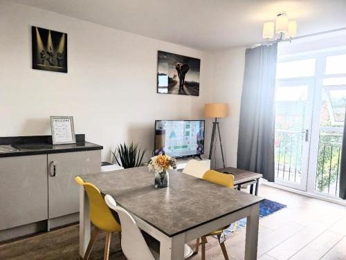 Rugby Apartment | The Station HomeStay