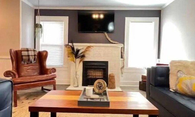 South Overton House | Convenient Stay at The Station Near Texas Tech University