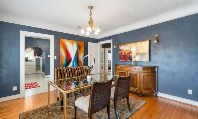 Oak Lawn House | 'The Stay' @ SoCozyToo - Stay Cozy & Live Luxe in Uptown & Oak Lawn in Dallas TX