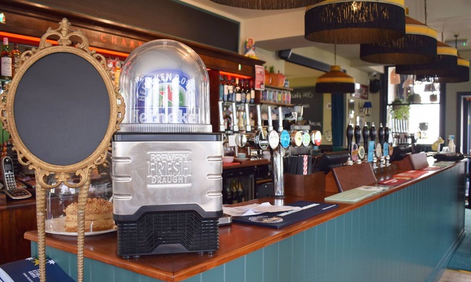 Hove Hotel | Family-Friendly Comfort at The Stirling Arms with Breakfast