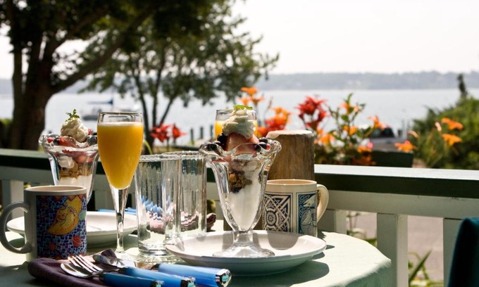Greenport Bed & Breakfast | Waterfront Retreat: The Stirling House Inn in Greenport