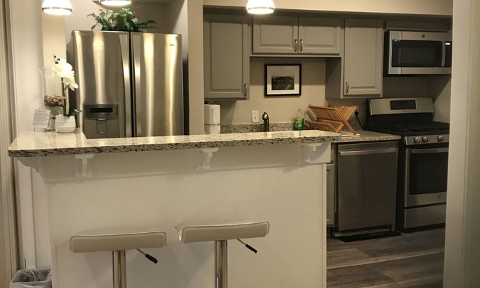Charlottesville Condo | Tranquil Stone Abode: 2-Bedroom Retreat with Spa Access