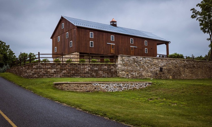 Cumbola Cabin | Unforgettable Stone Barndominium with Game Room & Fire Pit