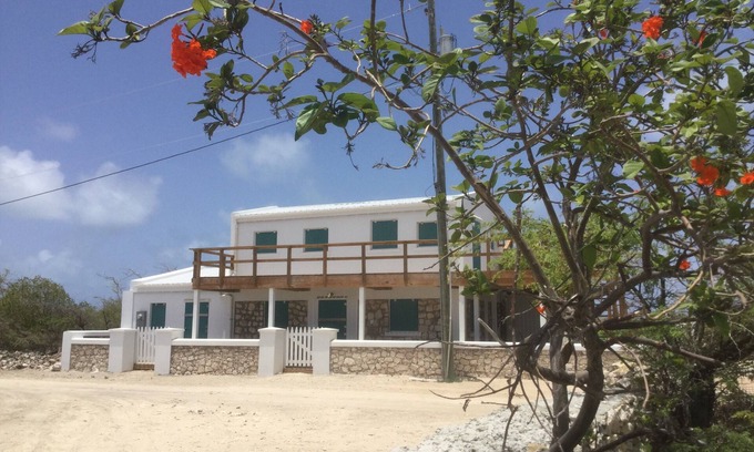 Balfour Town House | Secluded Stone House: 3 Bedrooms with Pool & Spa Amenities