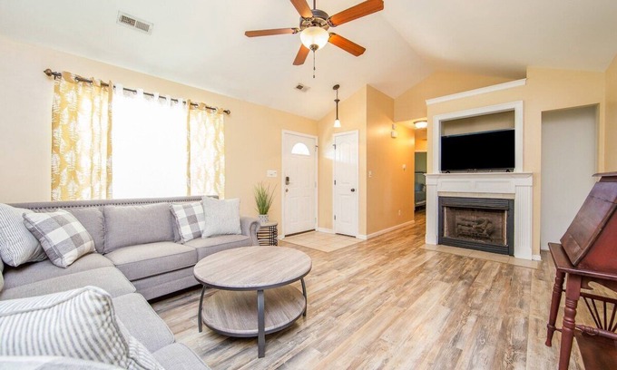 Fayetteville House | Discover The Strickland Stopover: Pet-Friendly Comfort Await