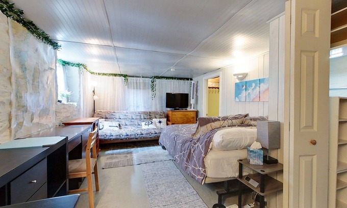 Off Broadway Apartment | Cozy String Light Studio: Steps to Newport Dining!