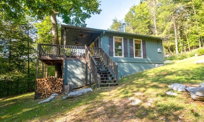 Newnata Cabin | Discover The Studio: A Perfect Ozark Hideaway
