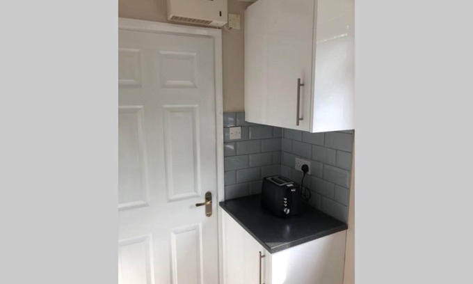 Marden Apartment | Family-Friendly Retreat at The Studio No 10 - Rated 9/10