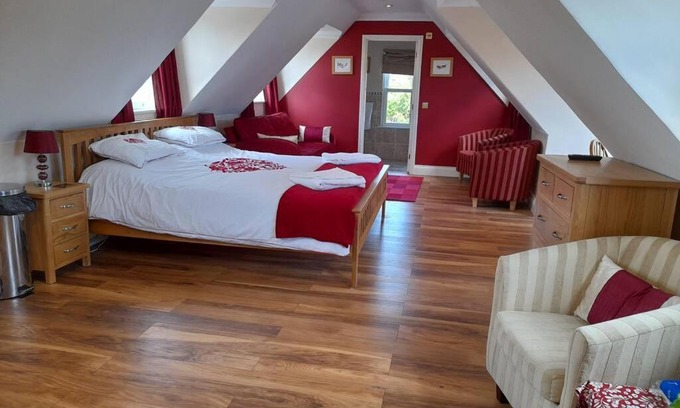 Roughton Apartment | Child-Friendly Comfort at The Studio Roughton - 9/10 Rating