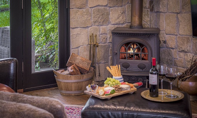 Bundanoon Apartment | Charming Studio @ The Vale Penrose with Ocean View & Spa