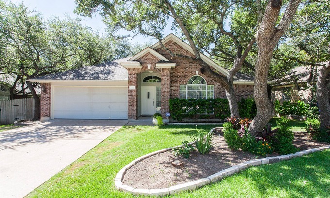 North Buttercup Creek House | Pet-Friendly Retreat: The Sugar House in Cedar Park