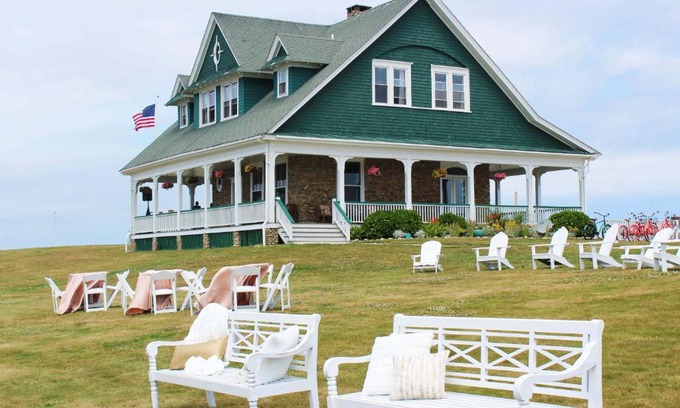 New Shoreham Hotel | Oceanfront Serenity at The Sullivan House - 5-Star Retreat