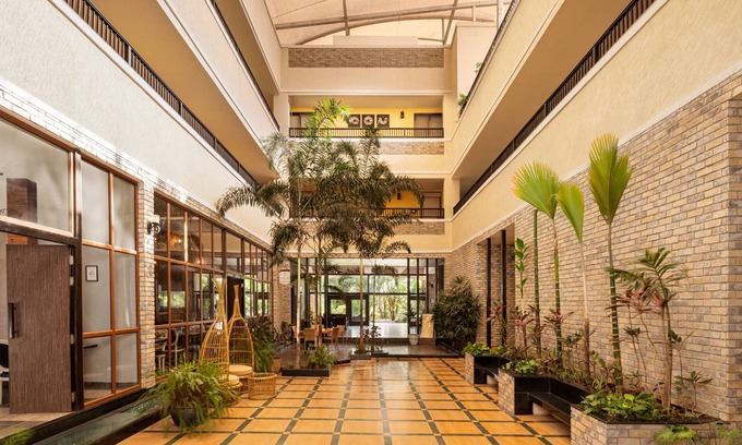 Pachmarhi Hotel | Discover The Summer House, Pachmarhi - Relax by the Pool