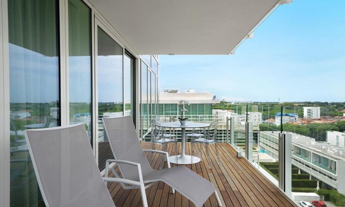 Jesolo Apartment | Relax at The Summer Houses Lagoon with Spa & Ocean Views