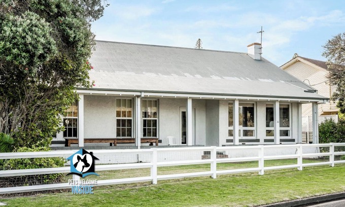 Fleurieu Peninsula House | The Summer Lodge - Esplanade frontage & Character charm