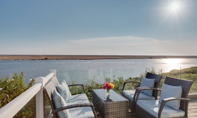 Wyke Regis House | Unforgettable Stay at The Summer Lodge in Weymouth, Dorset