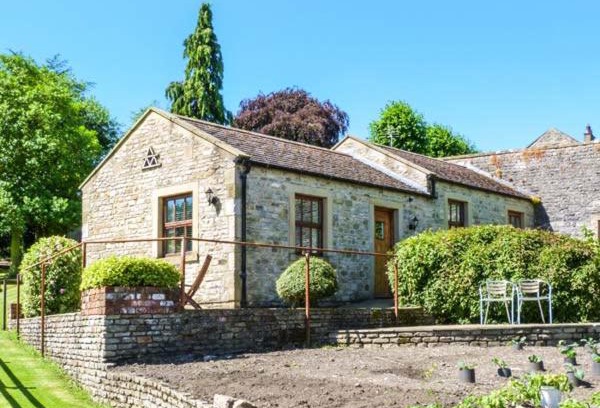 Middleham House | Experience Excellence at The Summer Palace - 5 Star Rated
