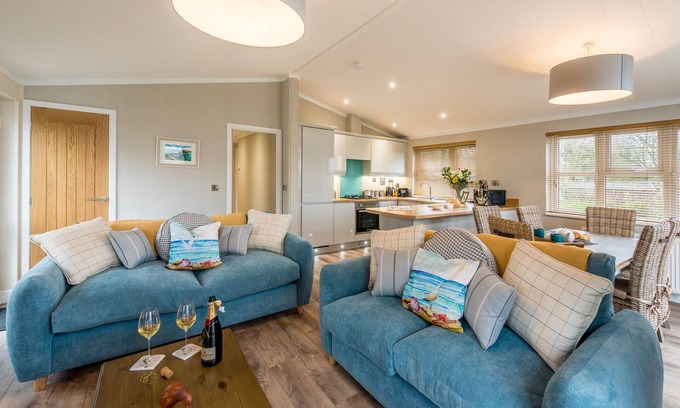 Otterham Apartment | Experience The Summerhouse Lodge with Countryside Views
