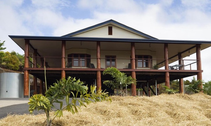 Atherton Bed & Breakfast | Experience The Summit Bed & Breakfast: 5-Star Comfort Awaits