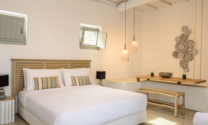 Xilokeratidi Apartment | Experience The Summit of Mykonos with Outdoor Jacuzzi