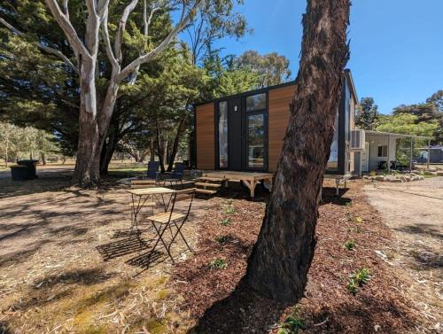 Dadswells Bridge House | Discover The Summit View: Family-Friendly with Pool Access
