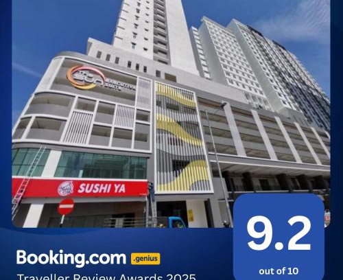 George Town Apartment | Oceanfront Beacon Executive Suite in Penang with Pool