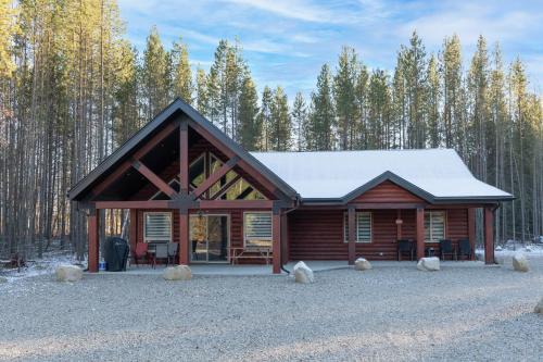 Valemount House | Exceptional Sundance Cabin: Pet-Friendly & Family-Oriented