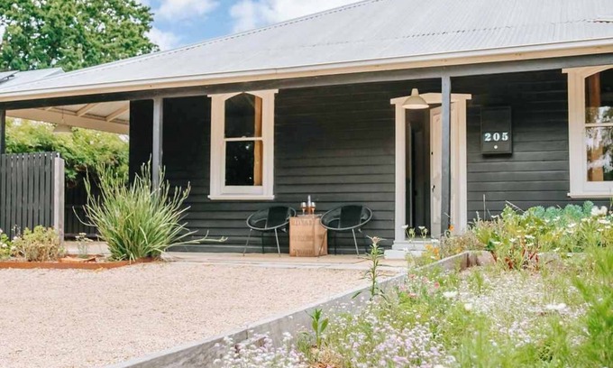 Red Hill House | The Sunday School - Timeless Cottage, Wine Region