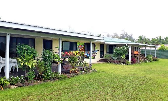 Arorangi Apartment | Relax at The Sundown Lodges Rarotonga with Ocean Views