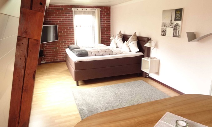 Elskop Apartment | Enjoy Family-Friendly Stays at The Sunrise Guest Room