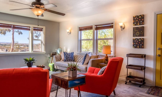 Twentynine Palms House | The Sunset Adobe - Bbq, Fire Pit - 10 Min To Park 2 Bedroom Home by Redawning