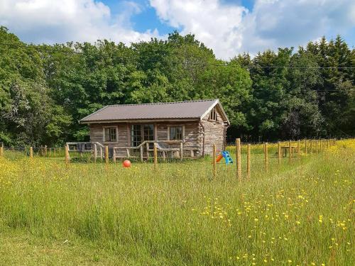 Beccles House | Pet-Friendly Retreat at The Sunset Cabin, Rated 8.9/10