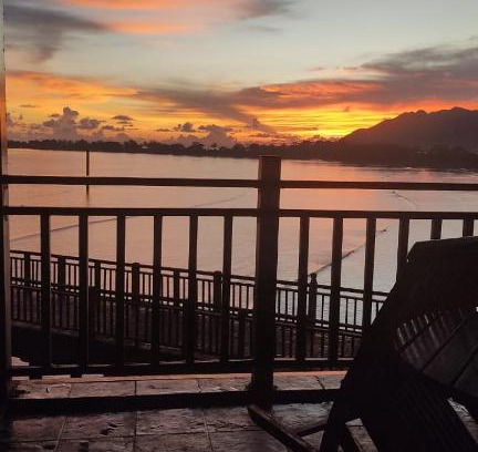 Kuala Teriang Cabin | Relax in the Sunset View Lagoon Suite with Ocean Views