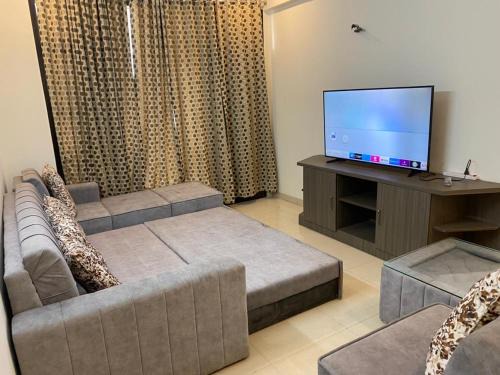 Zirakpur Apartment | The SUNset, Zirakpur 3bhk flat for families only