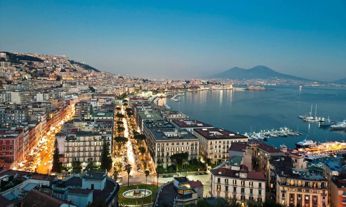 Secondigliano Apartment | Charming Retreat at The Sweet Stop - Ideal for Families